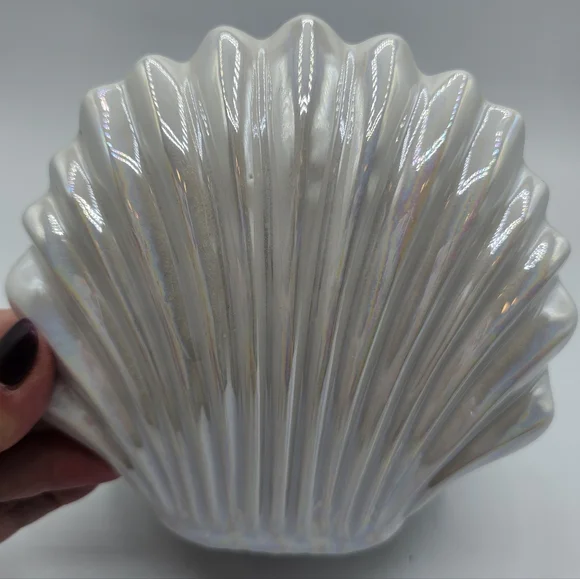 Bath & Body Works White Iridescent Clamshell Candle Holder - Picture 6 of 6